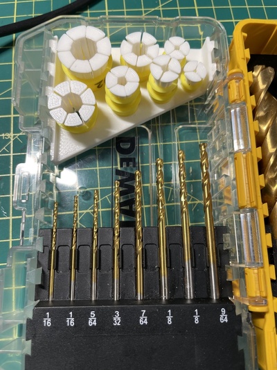 dewalt matkap dur açık durum kılıf eklemek yeniden karıştırılmış by topxnbo araçlar organizatörler derinlik bit 3d print model - Mito3D