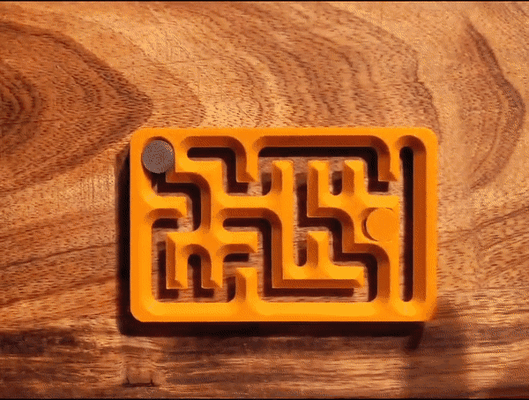 fidget maze wallet card by tomtom5893 toys & games puzzles toy puzzle print game fun printinplace creditcard cards credit in pip place fidgets mazes relaxe fidgetmaze 3d print model - Mito3D