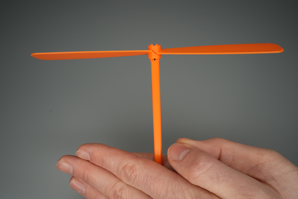 volador hélice hand spin libélula by juguetes juegos aire libre mano girar 3d print model - Mito3D