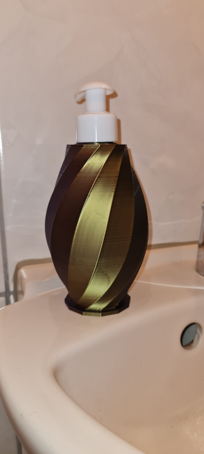 bükülmüş sabun dağıtıcı by kinetik ev halkı modeller şişe 3d print model - Mito3D