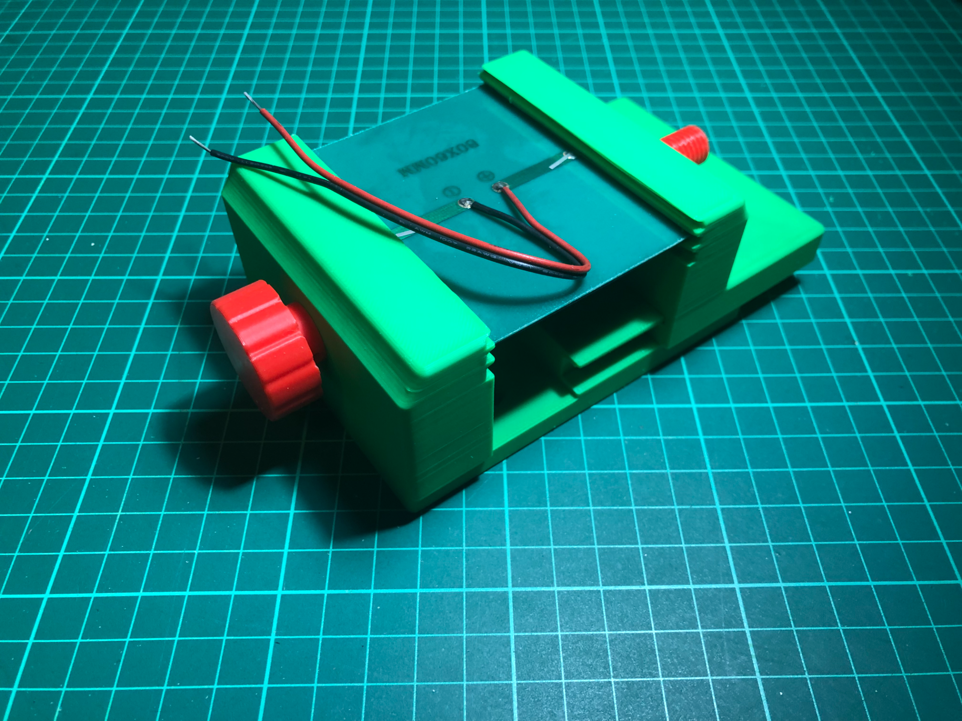 pcb microcontroller holding vice by kevr102 tools hand fusion 360 bambulab x1 carbon 3D print model - Mito3D