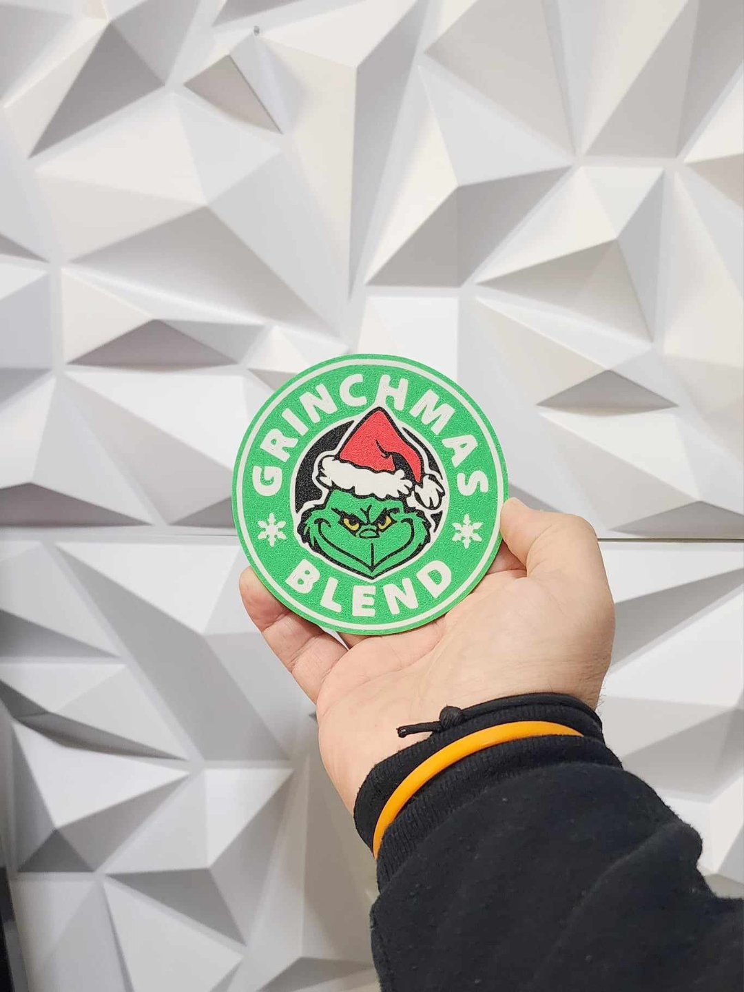 grinch portavasos by williams industrias arte 2d té agua café cerveza grinchmas starbucks navidad decoración 2023 película decoraciones pared 3d 3D print model - Mito3D