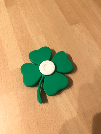 lucky 4 leaf clover spinner by kevr102 tools gadgets fidget toy 3d printed 3d print model - Mito3D