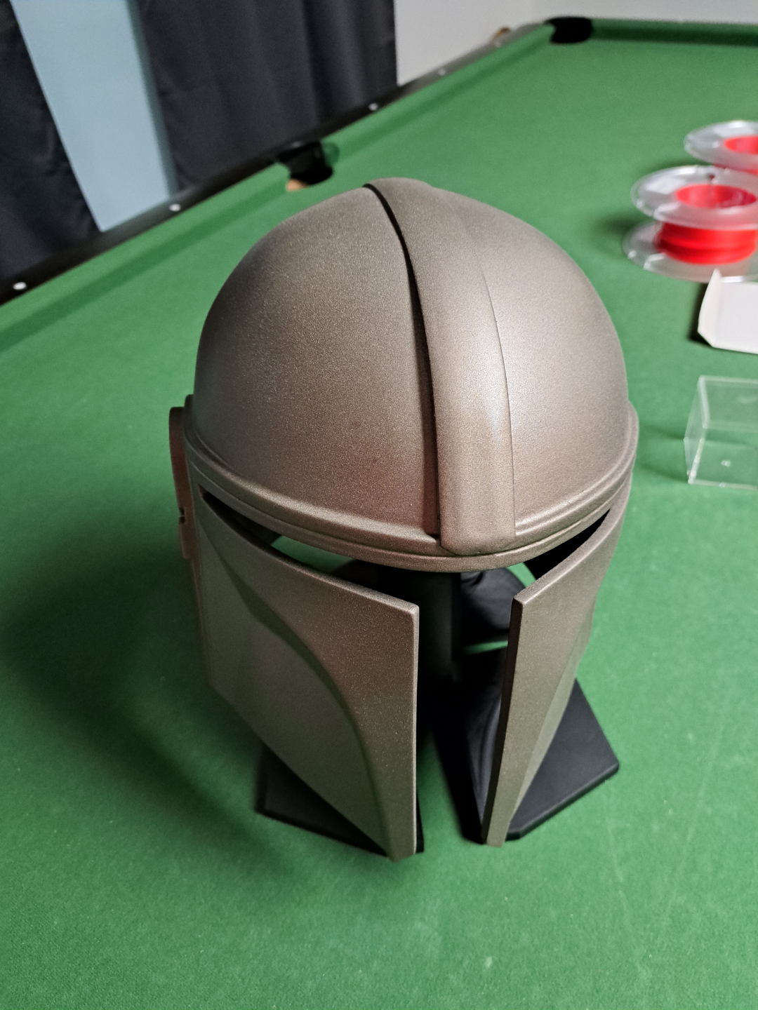 mandalorian casco in piedi by andreas3d pressione 3d stampante test modelli guerre stellari mando 3D print model - Mito3D