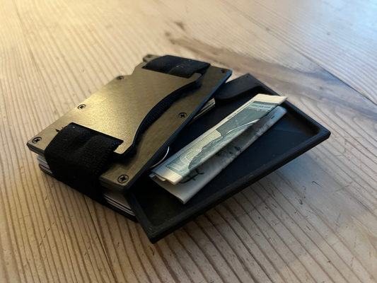 çıkıntı tip cüzdan madeni para kulp destek by returntosender77 sanat rozetler kredi kart 3d print model - Mito3D