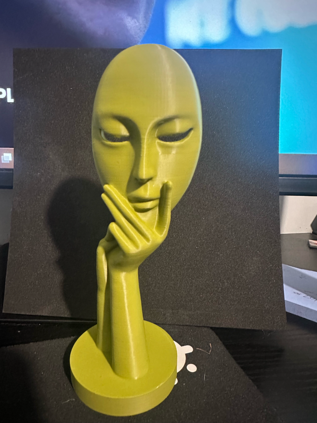 tenuto maschera scultura by matdanck121 arte sculture arredamento viso modello decorazione statua 3D print model - Mito3D