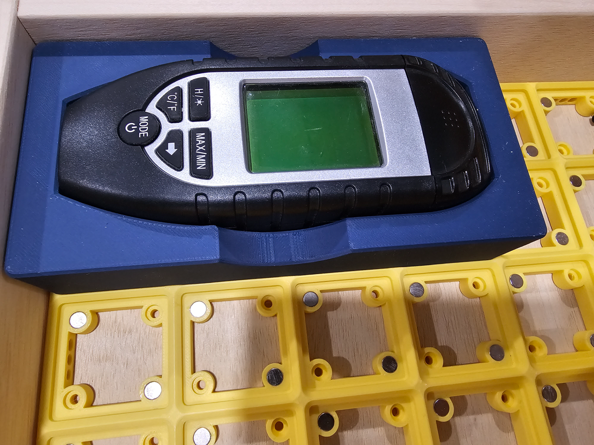 gridfinity feuchtigkeit meter by oklure werkzeuge veranstalter geschäft holzbearbeitung holz 3D print model - Mito3D