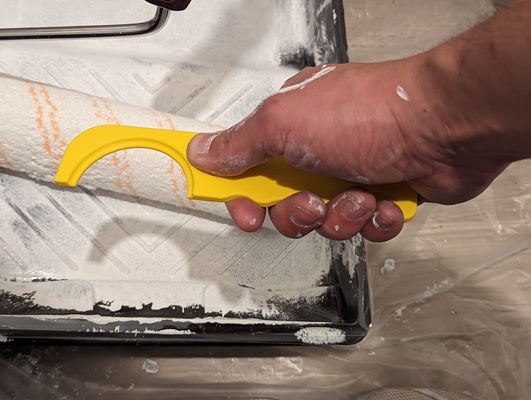 pintura rolo limpador by byteslinger ferramentas raspador limpar limpo 3d print model - Mito3D