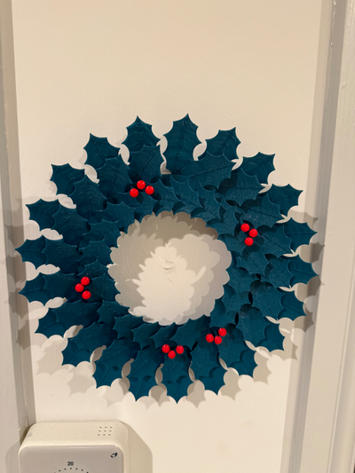 christmas holly wreath - low-purge by ukdavewood household decor xmas low-flush 3d print model - Mito3D