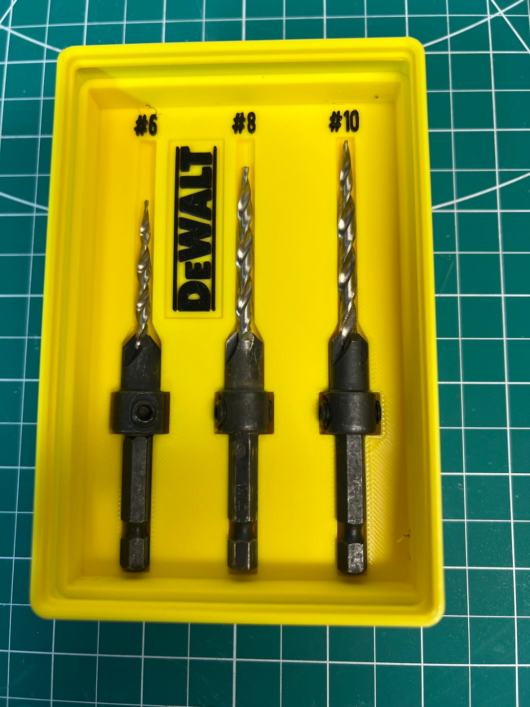 gridfinity 3-piece countersink drill bit holder dewalt dw2535 by longracks labs tools organizers gridfiniti drillbitholder 3D print model - Mito3D