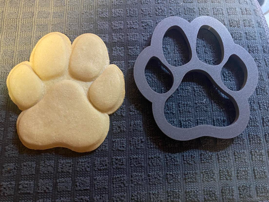 4 pouce chien patte biscuit coupeur by millz3d ménage festivités vacances noël 3d print model - Mito3D