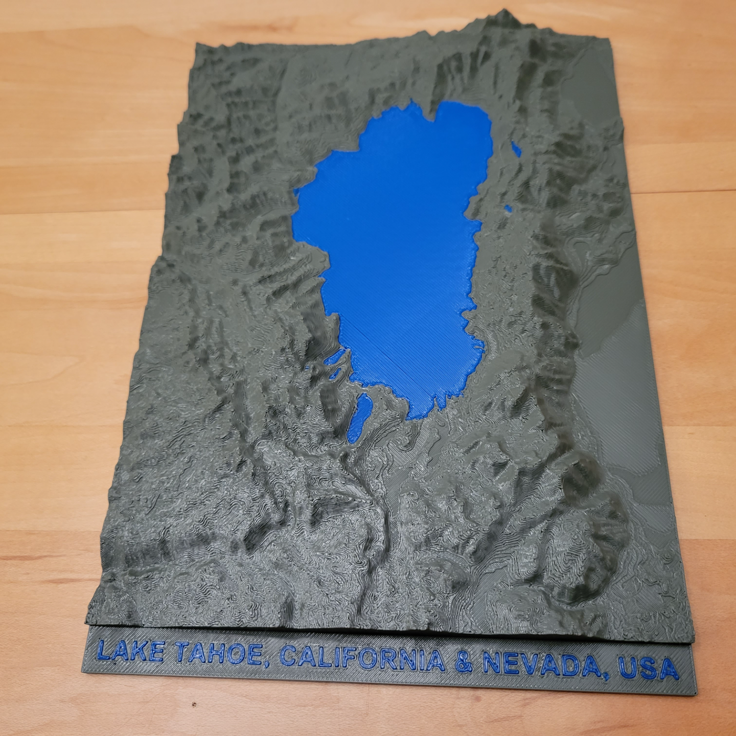 topo of lago tahoe califórnia nevada eua by kabendesign educação geografia topografia topográfico serra montanhas esqui passeios barco pescaria floresta esquiar celestial inclinar alpino azul profundo mapa 3D print model - Mito3D