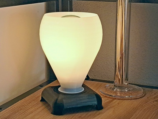 minimalistic table lamp by bootjevaarder household house models 3d print model - Mito3D