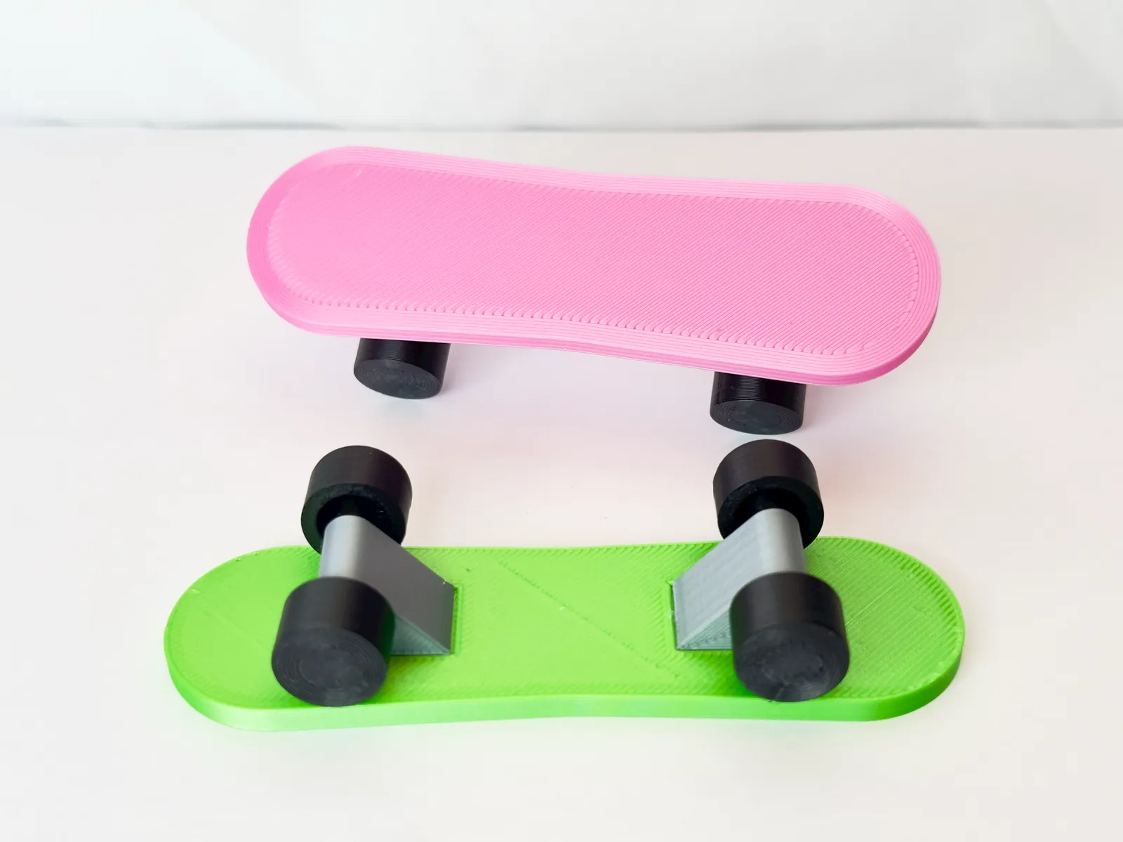 mini skateboard gerundet remix neu gemischt by marekzeman91 spielzeuge spiele spielzeug klein niedlich zappeln 3D print model - Mito3D