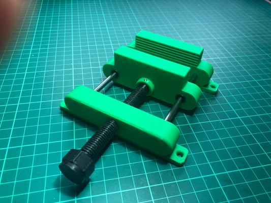 sliding vice by kevr102 tools hand 3d print model - Mito3D