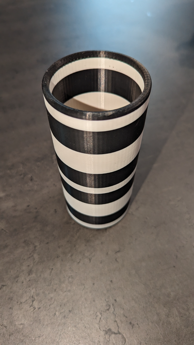 12 oz delgado lata aislado koozie by minist3r casa modelos beber toro rojo 3d print model - Mito3D