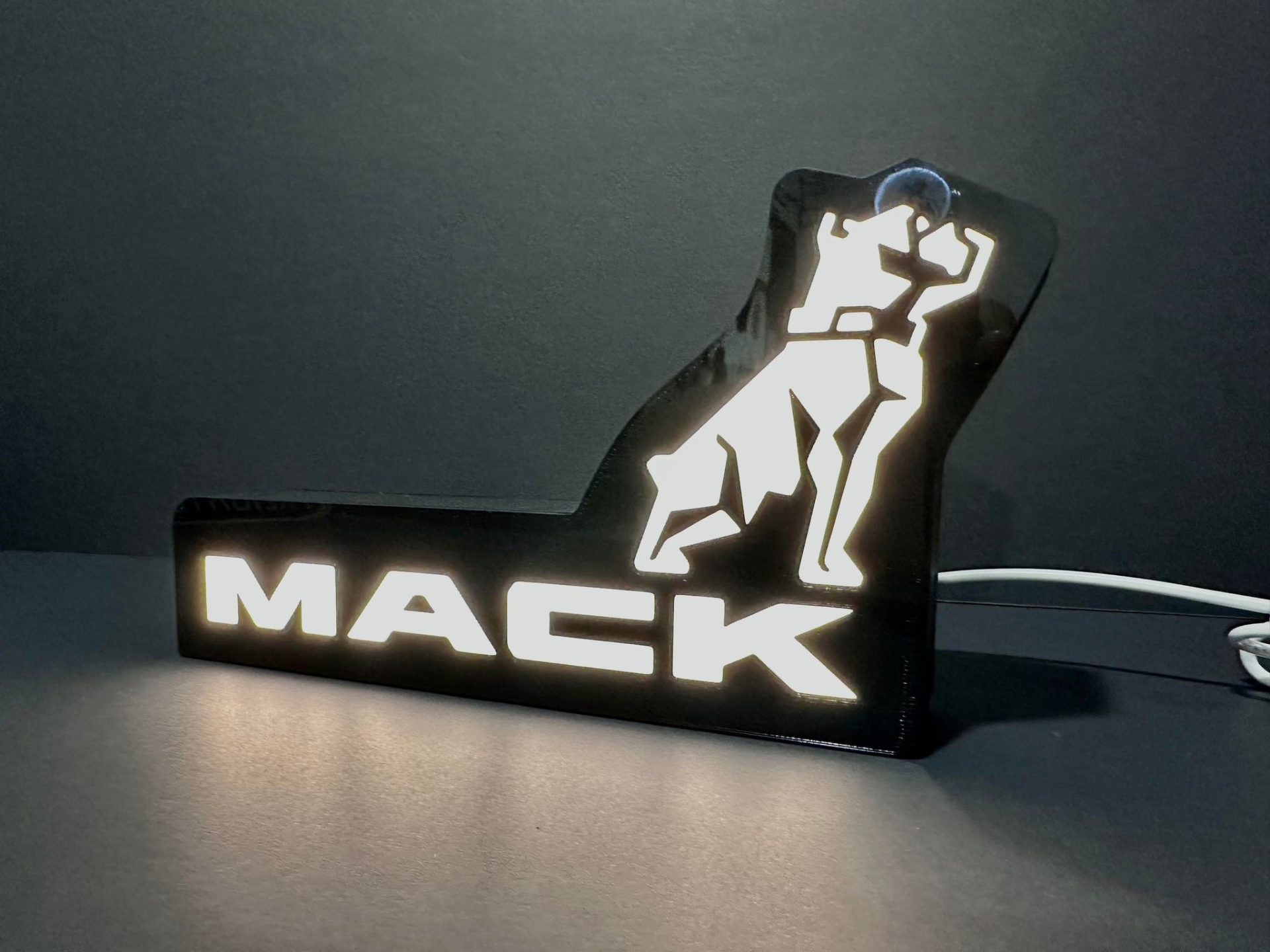 mack licht box by mopar2511 kunst zeichen logos halb lkw 3D print model - Mito3D