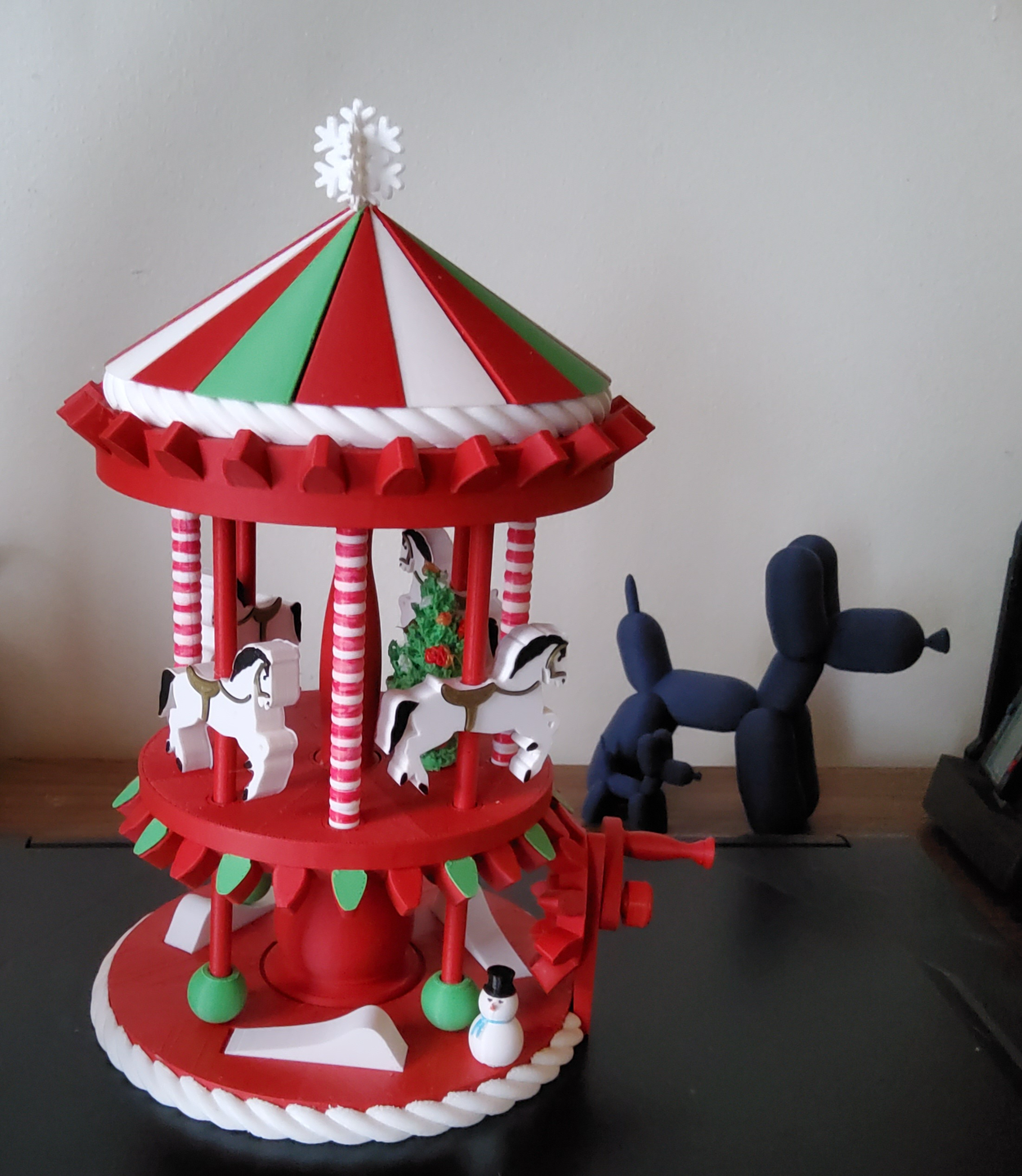 navidad mecánico carrusel by mimi hogar casa decoración festividades juguete niño niños regalo cadeau maison caballo cheval chevaux jouet escuela manejo alegre go 3D print model - Mito3D