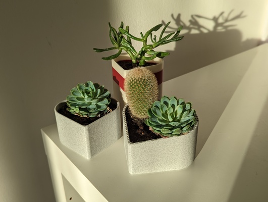 coração modelado plantador by xyz espaço casa decoração flores 3d print model - Mito3D