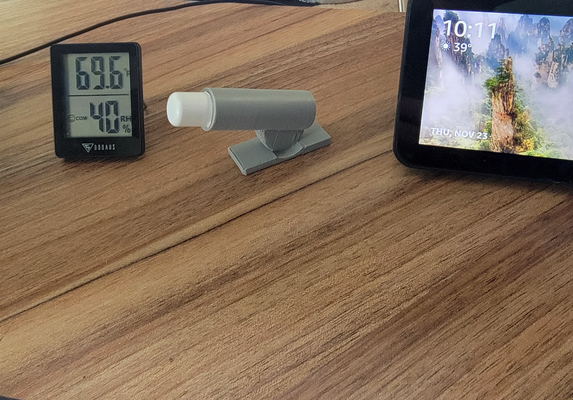 chapstick holder by cjtassin1 tools gadgets desk 3d print model - Mito3D
