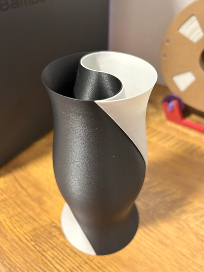 yin yang vase by rom ka ménage décor und deko fleur 3d print model - Mito3D