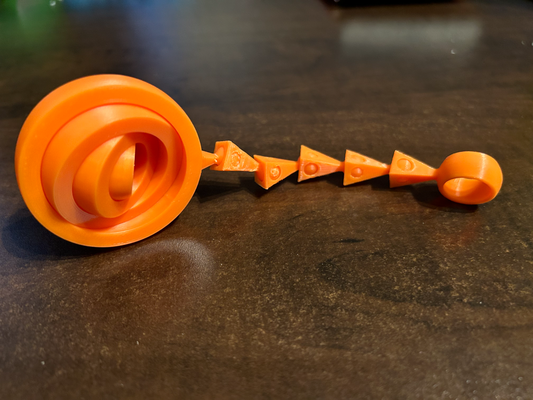 üçgen zincir cayro spinner by bükülmüş katmanlar 3d araçlar gadget'lar anahtarlık oyuncak mafsallı kıpır 3d print model - Mito3D
