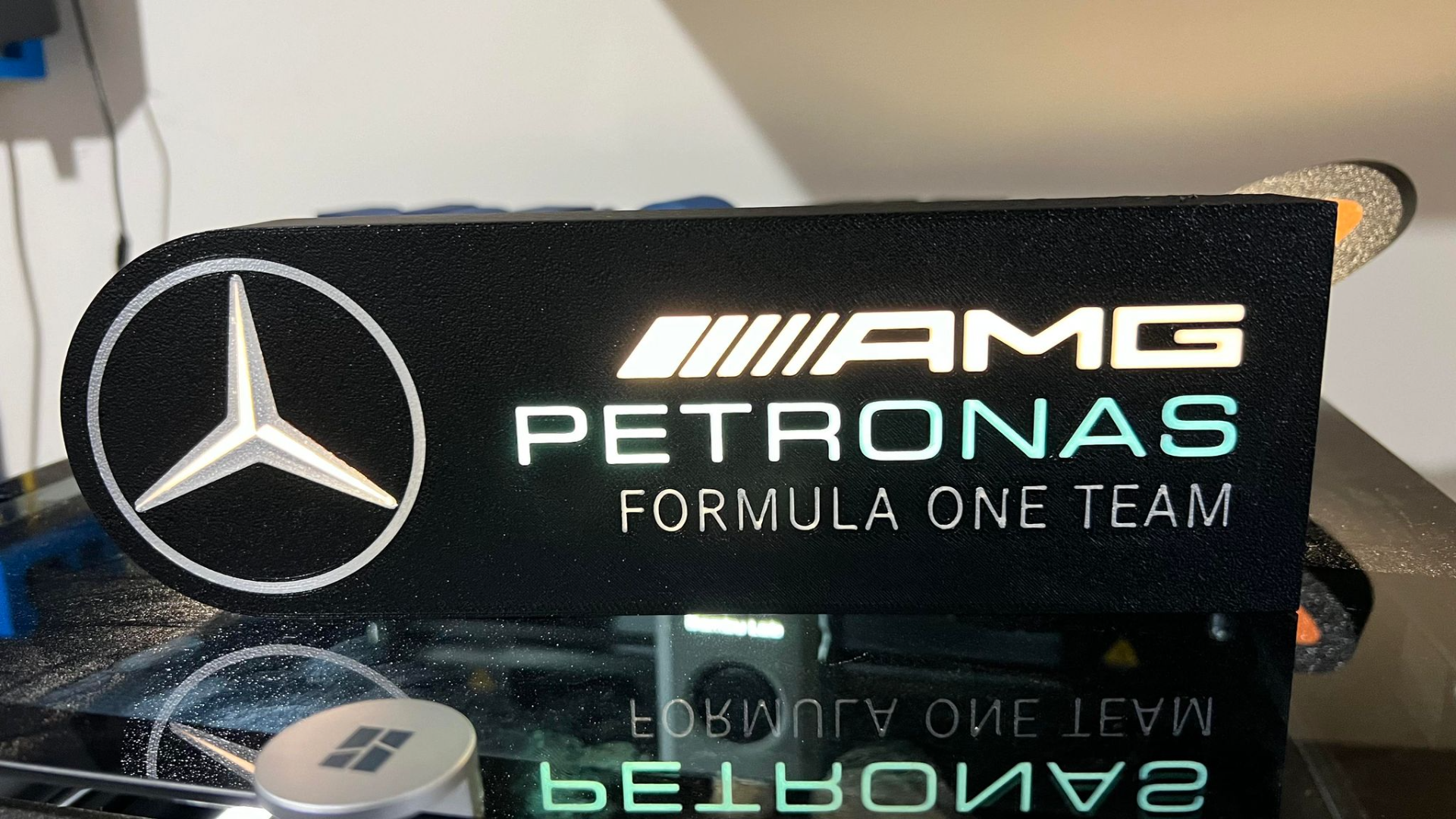 mercedes amg petronas f1 equipo by glengri arte señales logos led fórmula caja ligera 3D print model - Mito3D