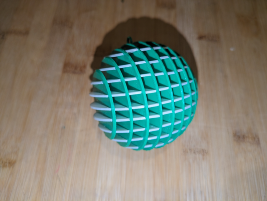 personalizzabile segmentato pallina by cruse2382 domestico festività natale natale fai divertimento regalo albero 3d print model - Mito3D