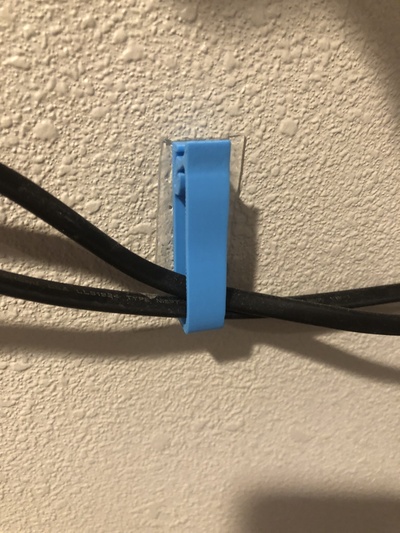 câble gestion agrafe by mauvaise imprimante outils organisateurs câbles support lumières accrochable pendaison clip suspension noël 3d print model - Mito3D