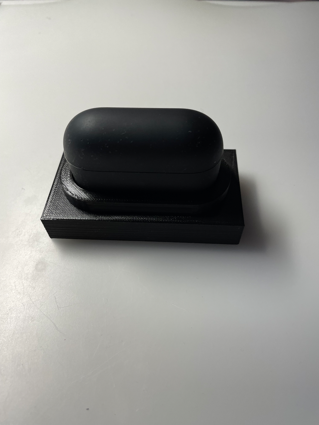 airpods pro in piedi astuccio guaina by mrtritop utensili organizzatori titolare supporto mela auricolari organizzatore edc 3D print model - Mito3D