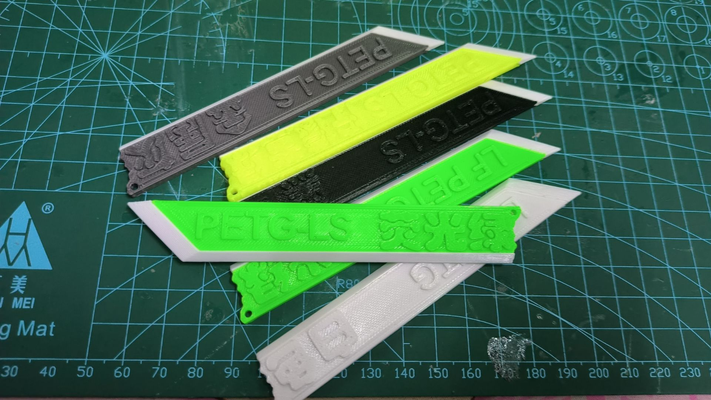 filamento muestra tarjeta roto cuchillo by herramientas artilugio color 3d print model - Mito3D
