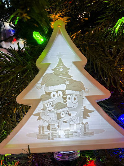 blu famiglia natale albero ornamento litofania by 3d stampe settimana domestico festività decorazione vacanza cartone animato cani cucciolo carina bingo bandito peperoncino santa litografia festoso 3d print model - Mito3D