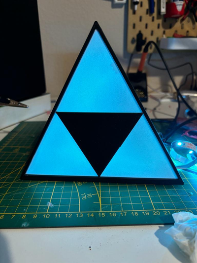 zelda güç ışık by stijn jans sanat işaretler logolar led üçgen oyun nintendo efsaneler of yazı tahtası kutu alp sembol 3d print model - Mito3D