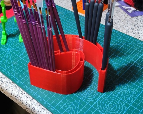 brush holder by ippe art models paint thingiverse modelpainting miniaturepainting topofthelineart 3d print model - Mito3D