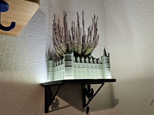 inveraray castle wall mounted planter scotland by daniel schenk household decor 3d print model - Mito3D