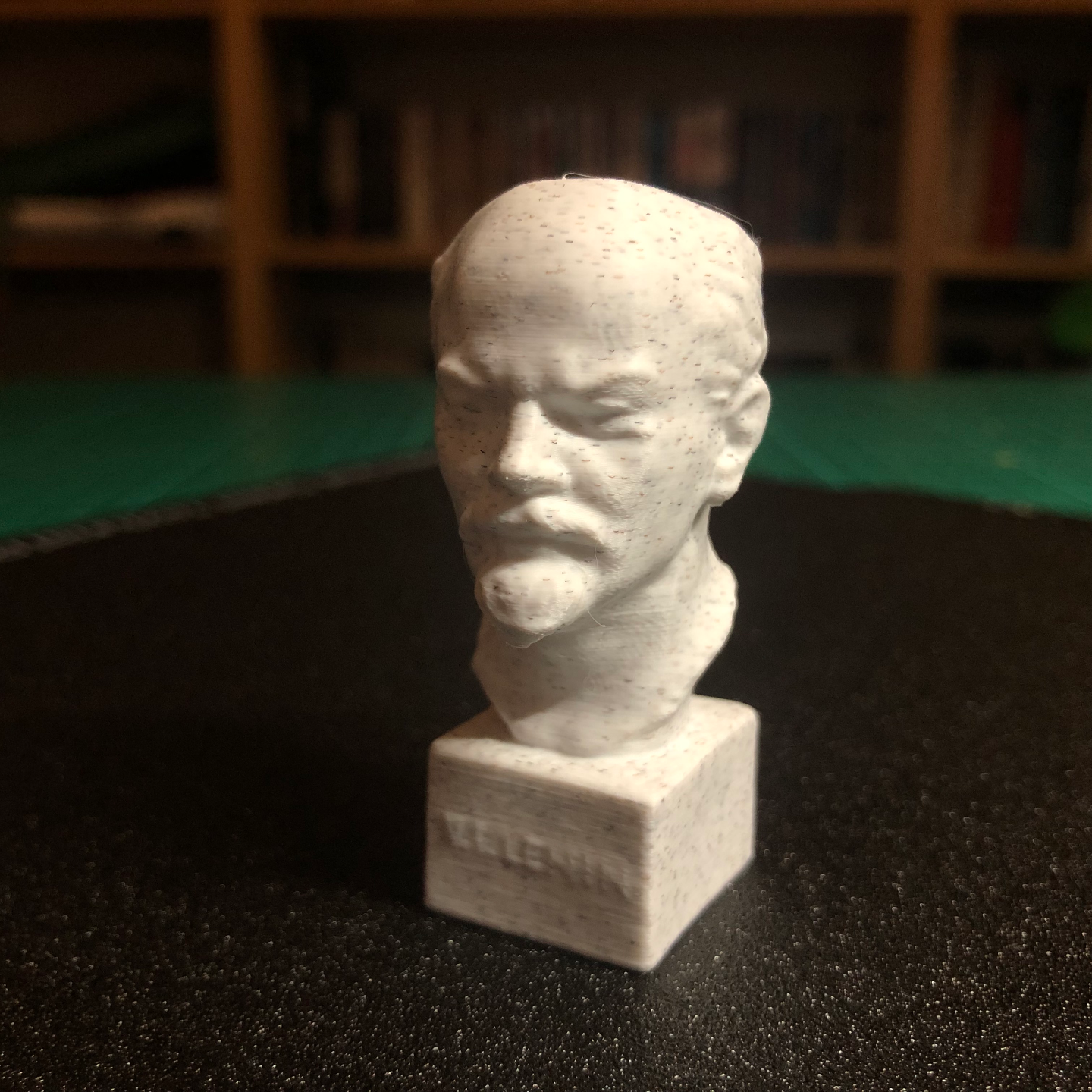 büst of lenin 3d taramak by fraktal gürültü minyatürler insanlar büstler tarih politikacı heykel 3D print model - Mito3D