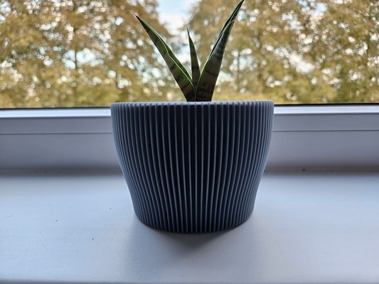 simple planter vertical by klepsaus household decor pot plant plantpot vasemode 3d print model - Mito3D