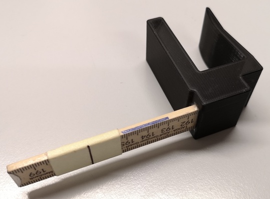 hilfsklammer kreuzlinienlaser by gnorzkopf werkzeuge diy laser gadget klammer handwerker handwerkzeug 3d print model - Mito3D