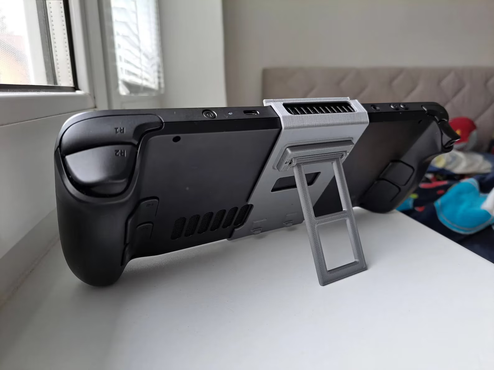 steam deck portable stand by weeknds hobby & diy console holder gaming hinge 3D print model - Mito3D