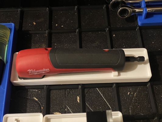 ızgara sonluluğu açı matkap adaptör kulp destek by thamdub araçlar el aleti tutucu 3d print model - Mito3D
