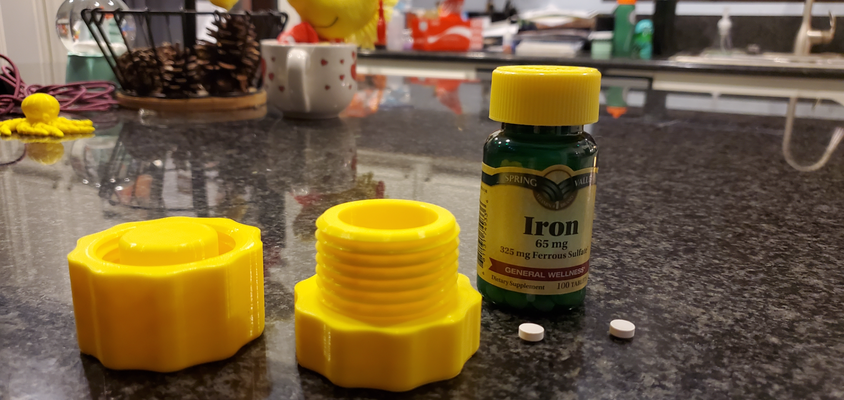 comprimido triturador or moedor by adrian ferramentas aparelhos medicamento armazenamento recipiente caixa parafuso 3d print model - Mito3D