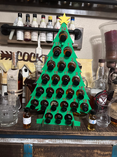 whiskey miniaturen advent weihnachten baum by abgrenzungennm haushalt feierlichkeiten 2023 kalender alkohol bar 3d print model - Mito3D
