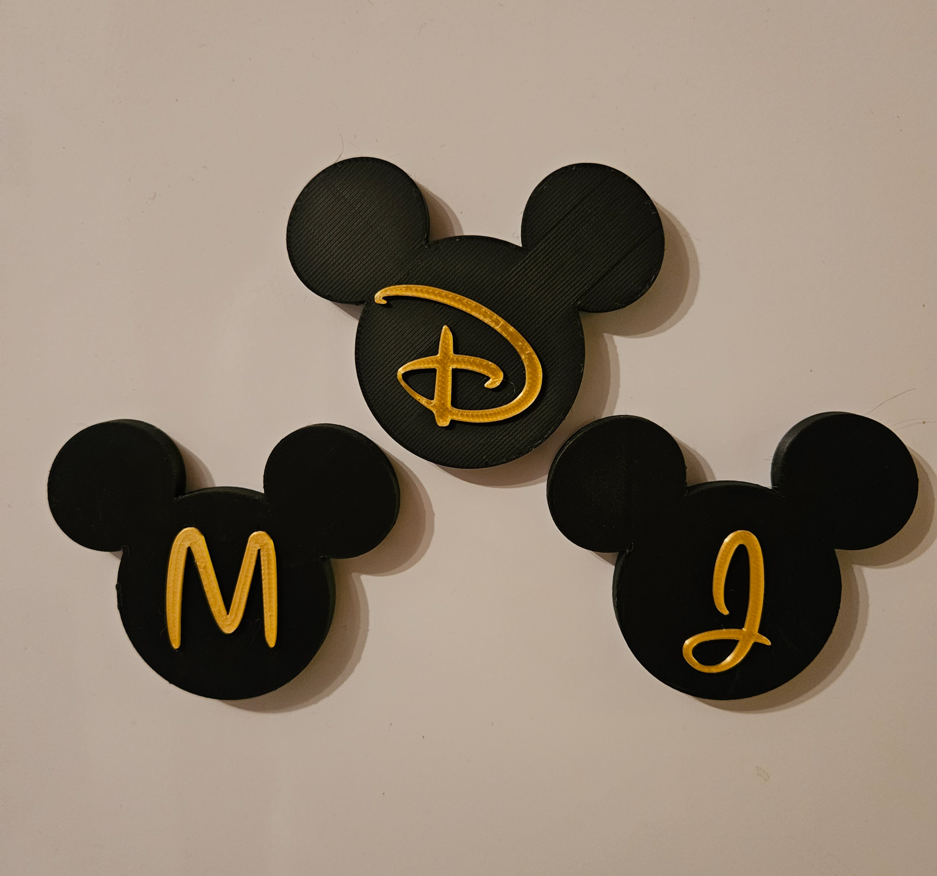 mickey fare mıknatıslar özelleştirilebilir seç ilk mektup by 3dprintcess hobi kendin yap micky maus disney mıknatıs alfabe deko dekorasyon dekoration geschenk hatıra eşyası çekiliş hediye 3D print model - Mito3D