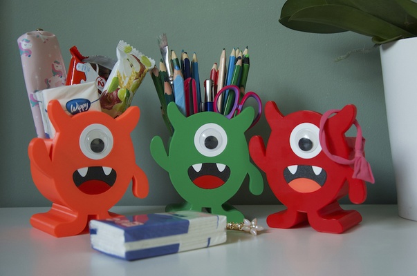pen box - monster b by 3dnestcz tools organizers organizer desk pencil kids 3d print model - Mito3D