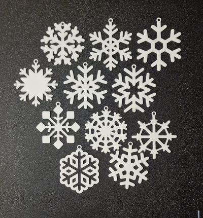 snowflakes weihnachten aufhängen schlüsselring by bimguriri kunst zeichen logos 2023 schnee schneeflocke dekor dekoration ball flocke schlüssel 3d print model - Mito3D