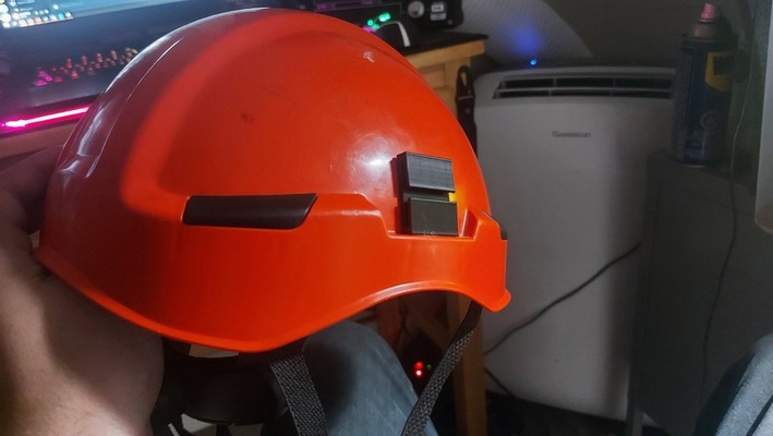 renforcé hard hat lampe frontale clips remixé by dak47922 outils casque sécurité lieu travail 3d print model - Mito3D