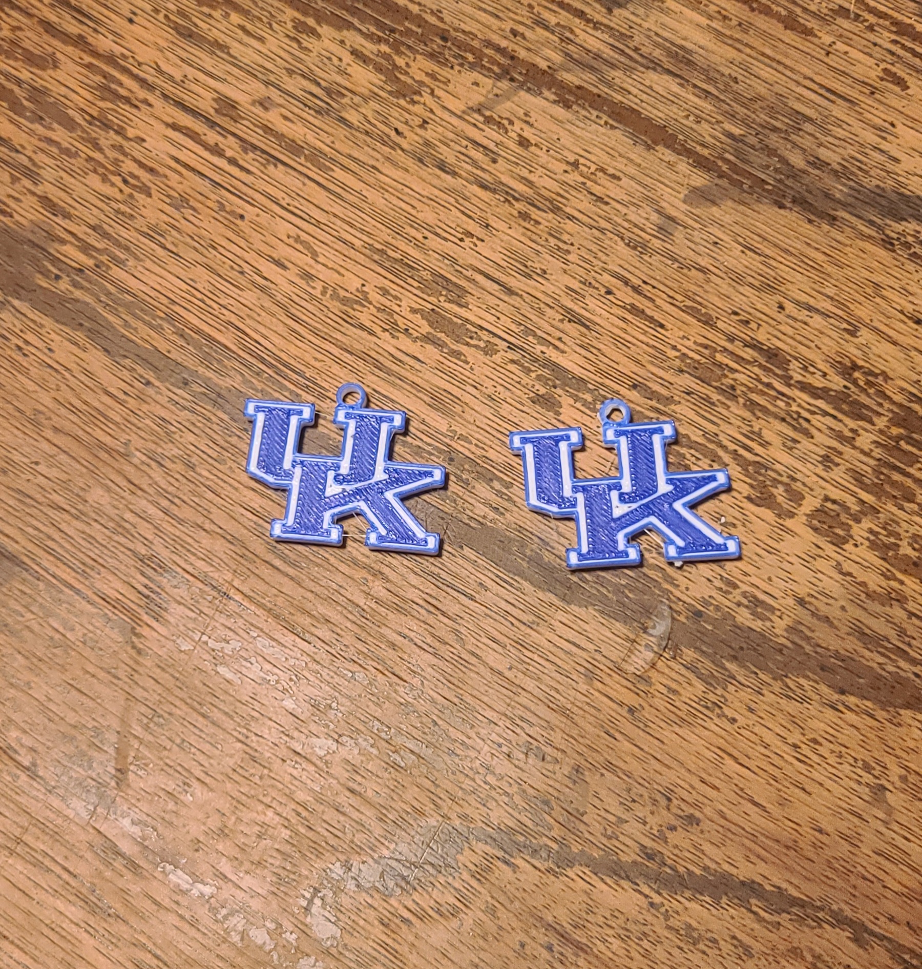 kentucky wildcats earrings keychain pendant by dohara1985 fashion models earring ear ring rings university ornament football uk ears basketball louisville wildcat cardinals ul lexington universityofkentucky 3D print model - Mito3D