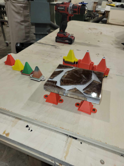 fertigstellung zapfen farbe pyramiden 10 pce by rileybeingessner kunst modelle malerei kegel drucken ort no unterstützt 3d print model - Mito3D
