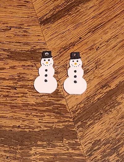 snowman earrings w color by dohara1985 fashion models earring man christmas ear snow keychain ornament ornaments pendant keychains pendants bambu snowmen ams christmasearrings christmas2022 christmas2024 christmasearring christmas2023 3d print model - Mito3D