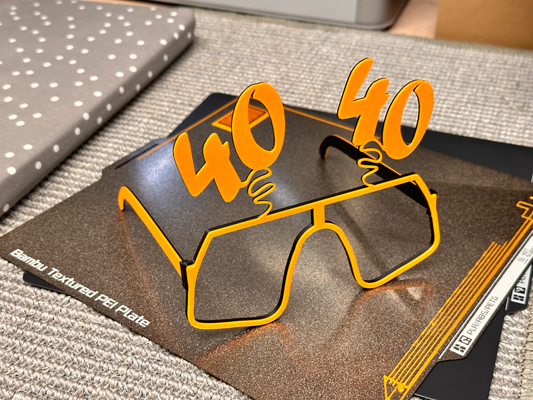 40 óculos remixado by themiguelbi moda feliz aniversário anta quarenta velho fortes 3d print model - Mito3D